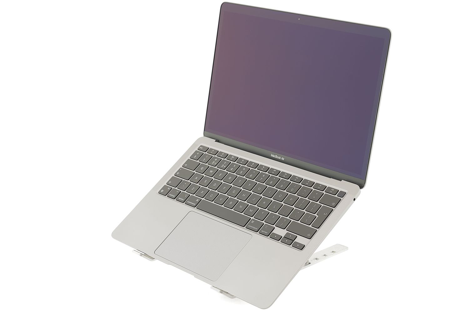 Apple MacBook Air 13″ 2020, i3 1.1 GHz, 8 GB, Intel Iris Plus 256 GB Space Gray - Много добро