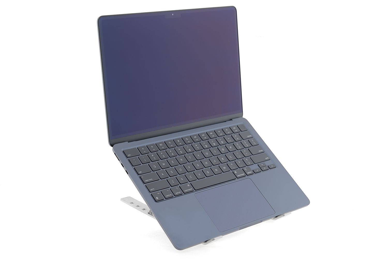 Apple MacBook Air 13″ 2022, M2 8 Cores, 8 GB, 8 core GPU 256 GB Midnight