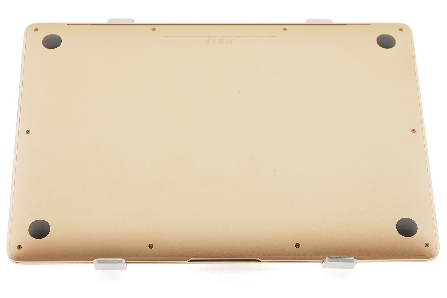 Apple MacBook Air 13″ 2020, M1 8 Cores, 8 GB, 8 core GPU 512 GB Gold - Много добро