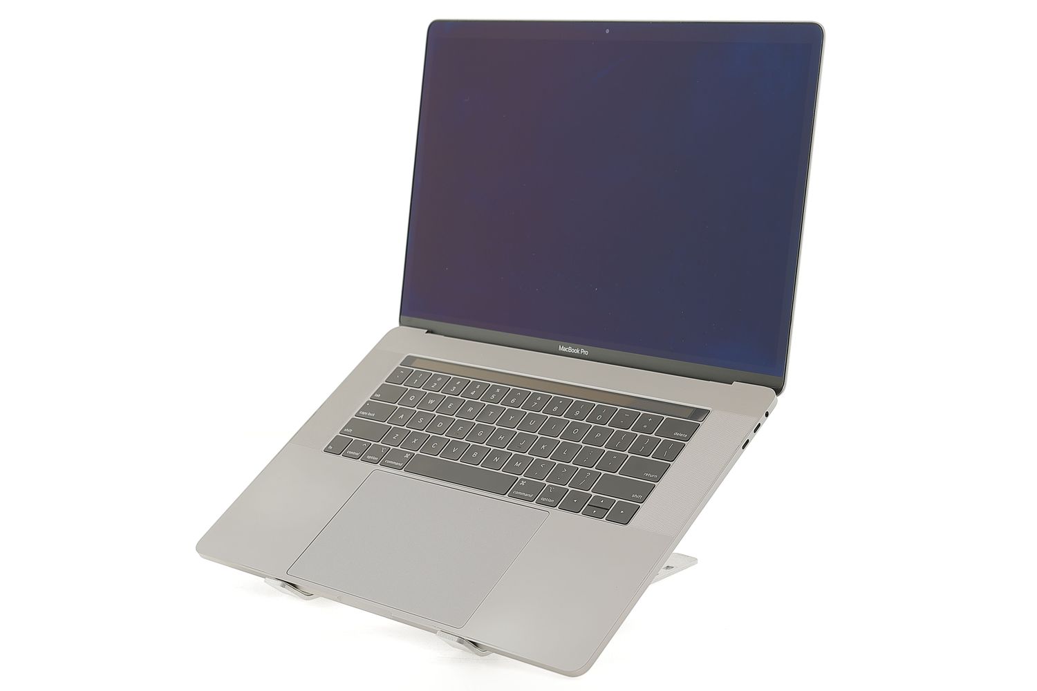 Apple MacBook Pro 15″ Touch Bar 2019, i9 2.3 GHz, 32 GB, AMD Radeon Pro Vega 16 1 TB Space Gray - Excelent