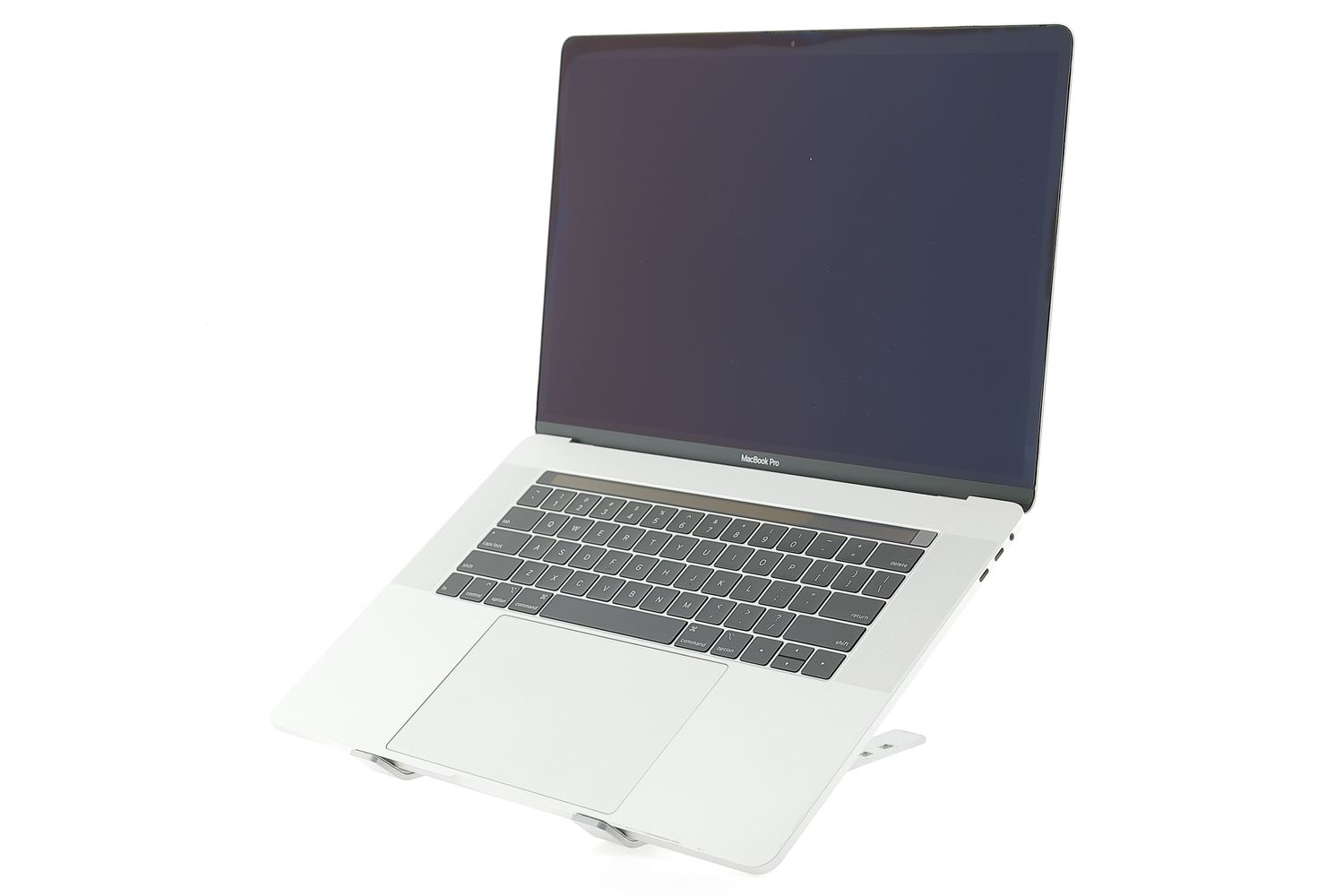 Apple MacBook Pro 15″ Touch Bar 2017, i7 2.8 GHz, 16 GB, AMD Radeon Pro 555 256 GB Silver - Foarte bun