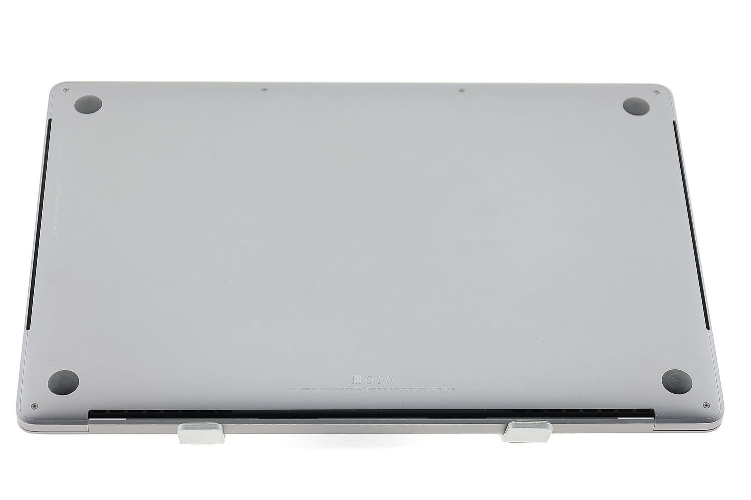 Apple MacBook Pro 15″ Touch Bar 2018, i9 2.9 GHz, 16 GB, AMD Radeon Pro 555X 512 GB Space Gray - Nagyon jó