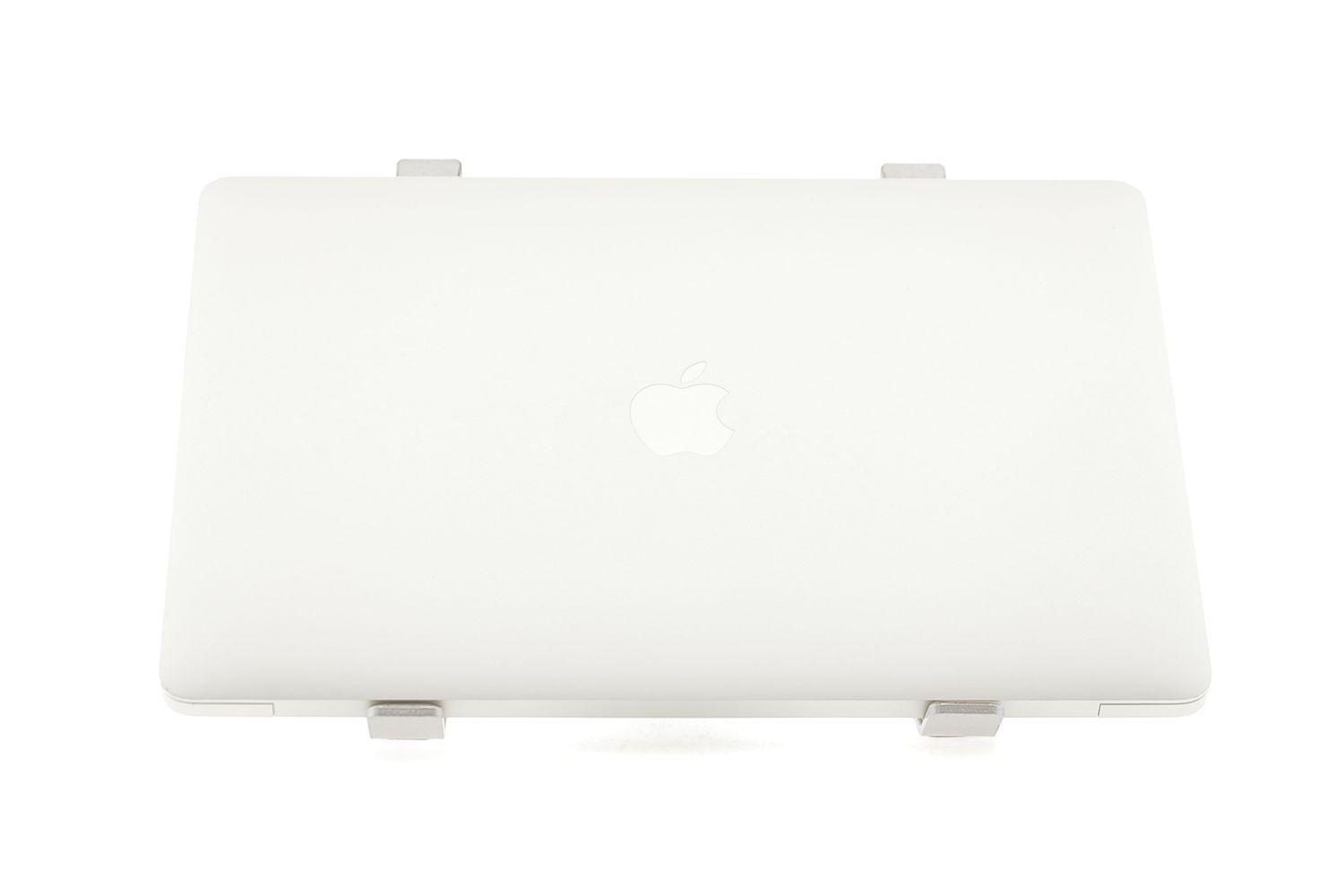 Apple MacBook Air 13″ 2020, M1 8 Cores, 8 GB, 7 core GPU 256 GB Silver - Отлично
