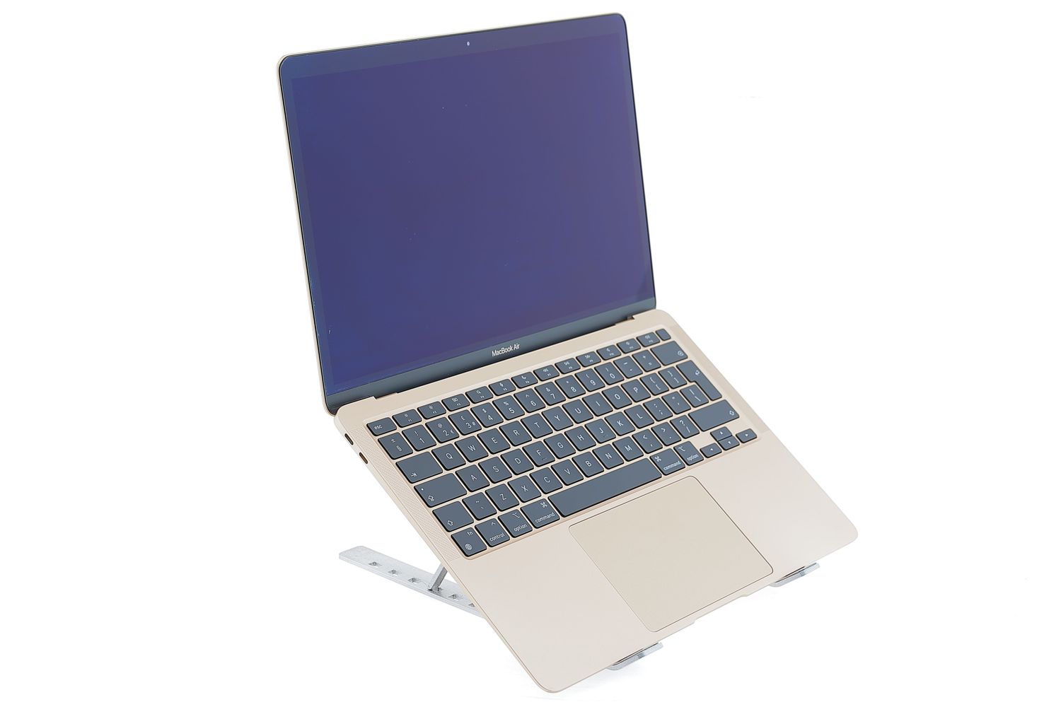 Apple MacBook Air 13″ 2020, M1 8 Cores, 8 GB, 7 core GPU 256 GB Gold - Много добро