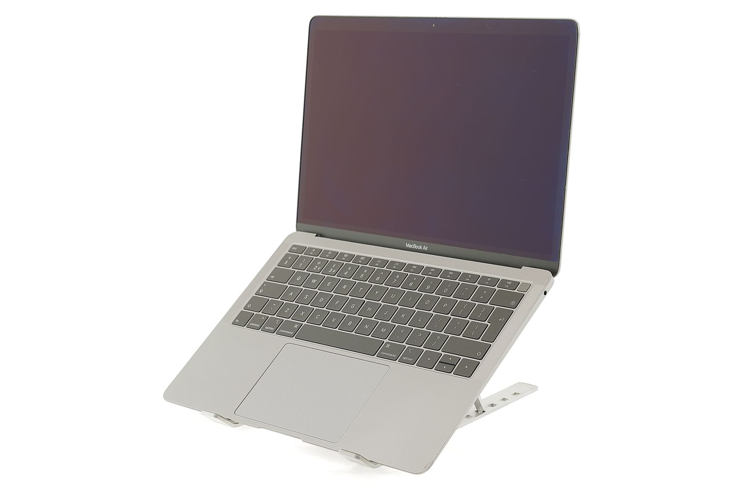 Apple MacBook Air 13″ 2019, i5 1.6 GHz, 8 GB, Intel UHD Graphics 617 256 GB Space Gray - Много добро