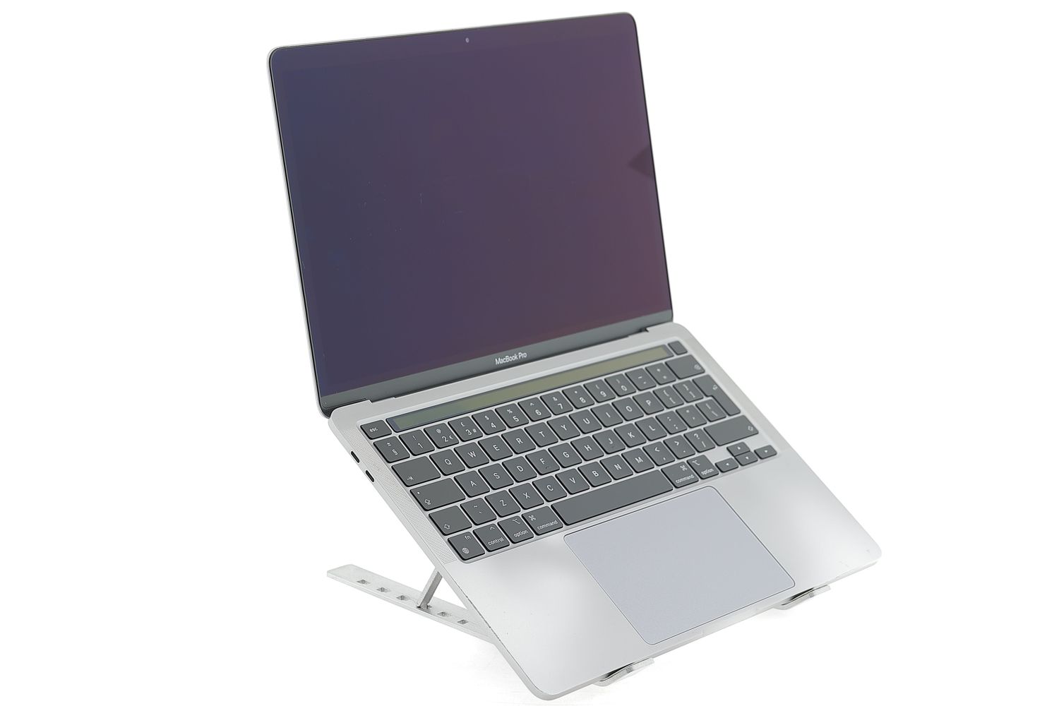 Apple MacBook Air 13″ 2020, i5 1.1 GHz, 8 GB, Intel Iris Plus 256 GB Silver - Foarte bun