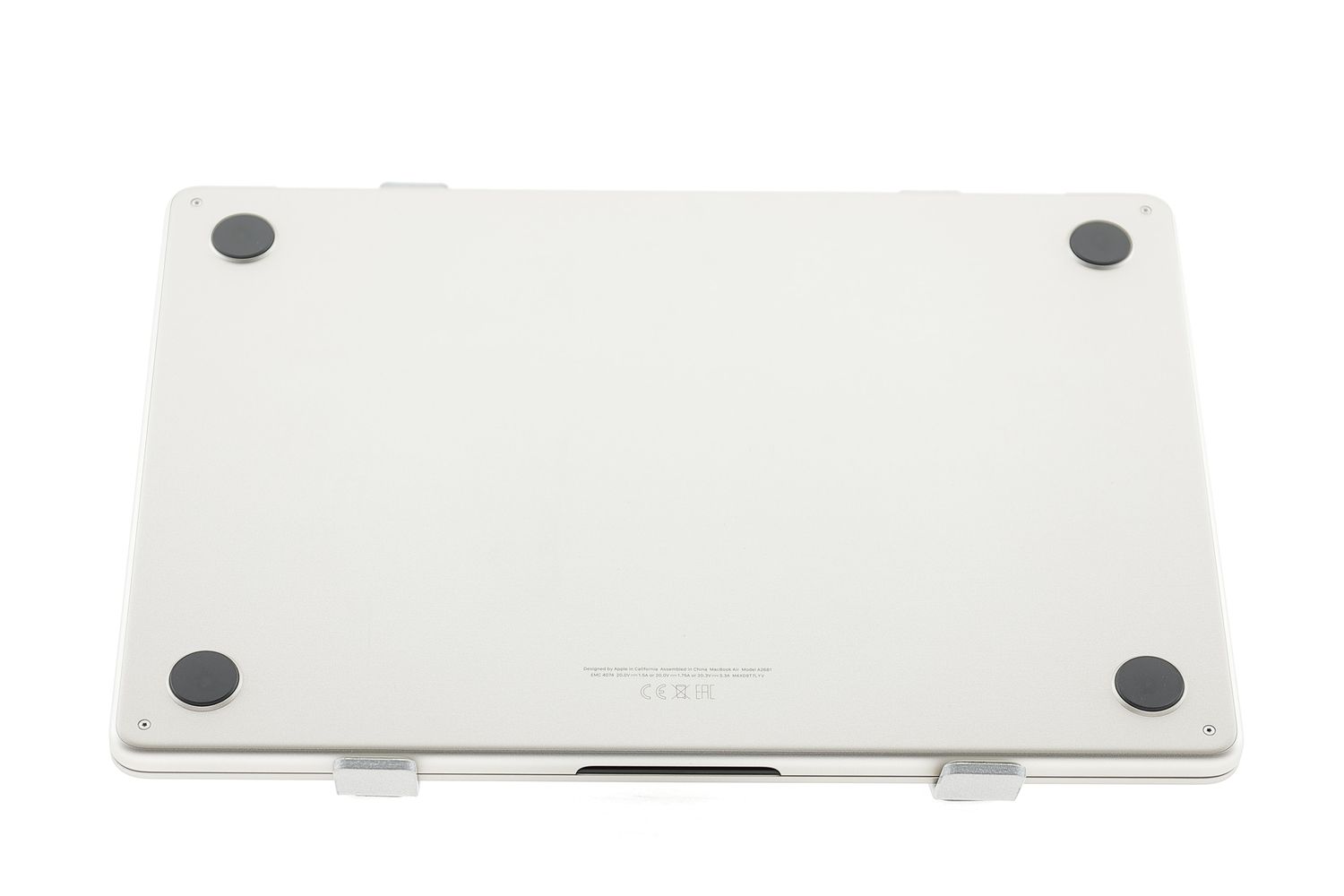 Apple MacBook Air 13″ 2022, M2 8 Cores, 8 GB, 8 core GPU 256 GB Starlight - Като нов