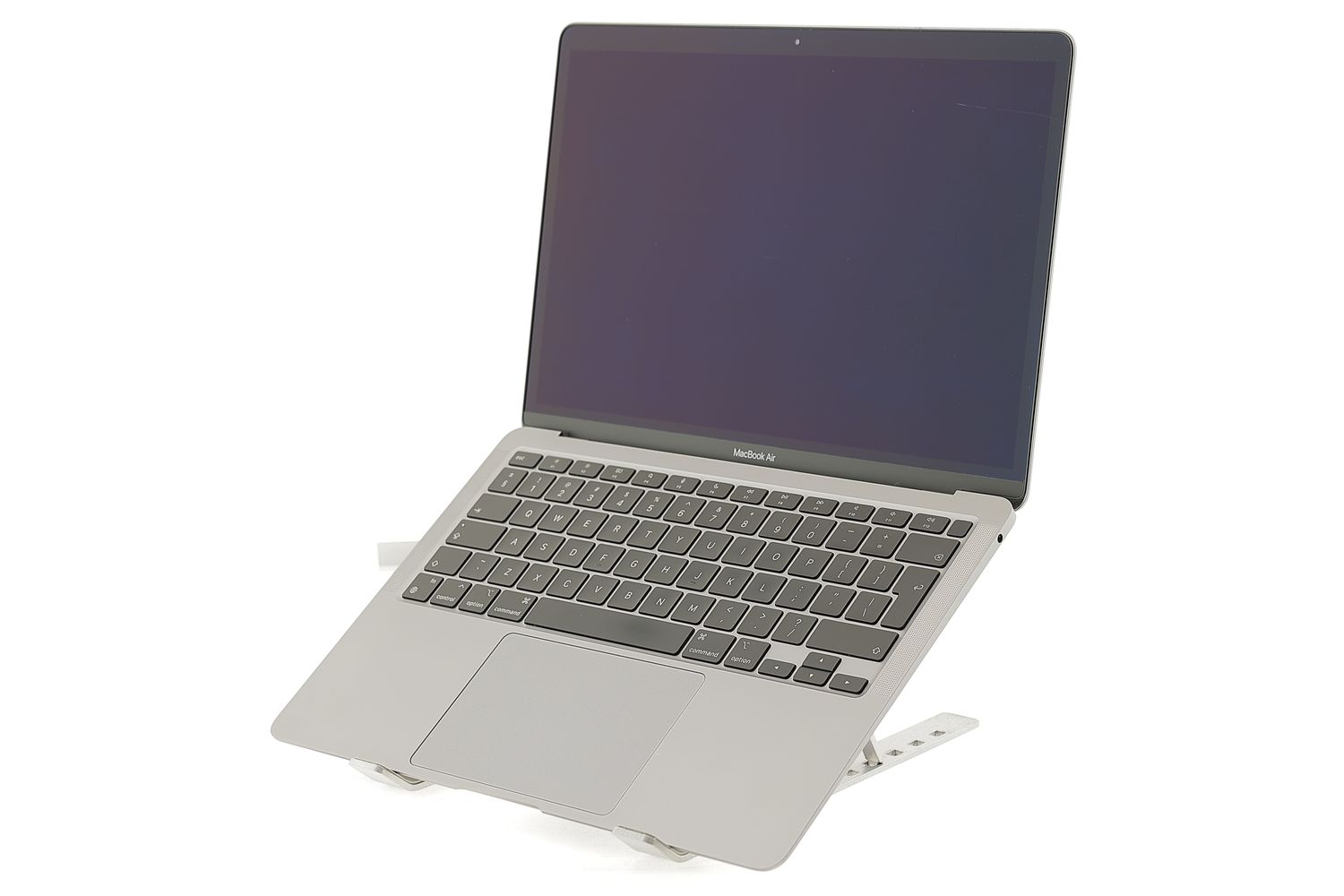 Apple MacBook Air 13″ 2020, M1 8 Cores, 8 GB, 8 core GPU 512 GB Space Gray - Kiváló
