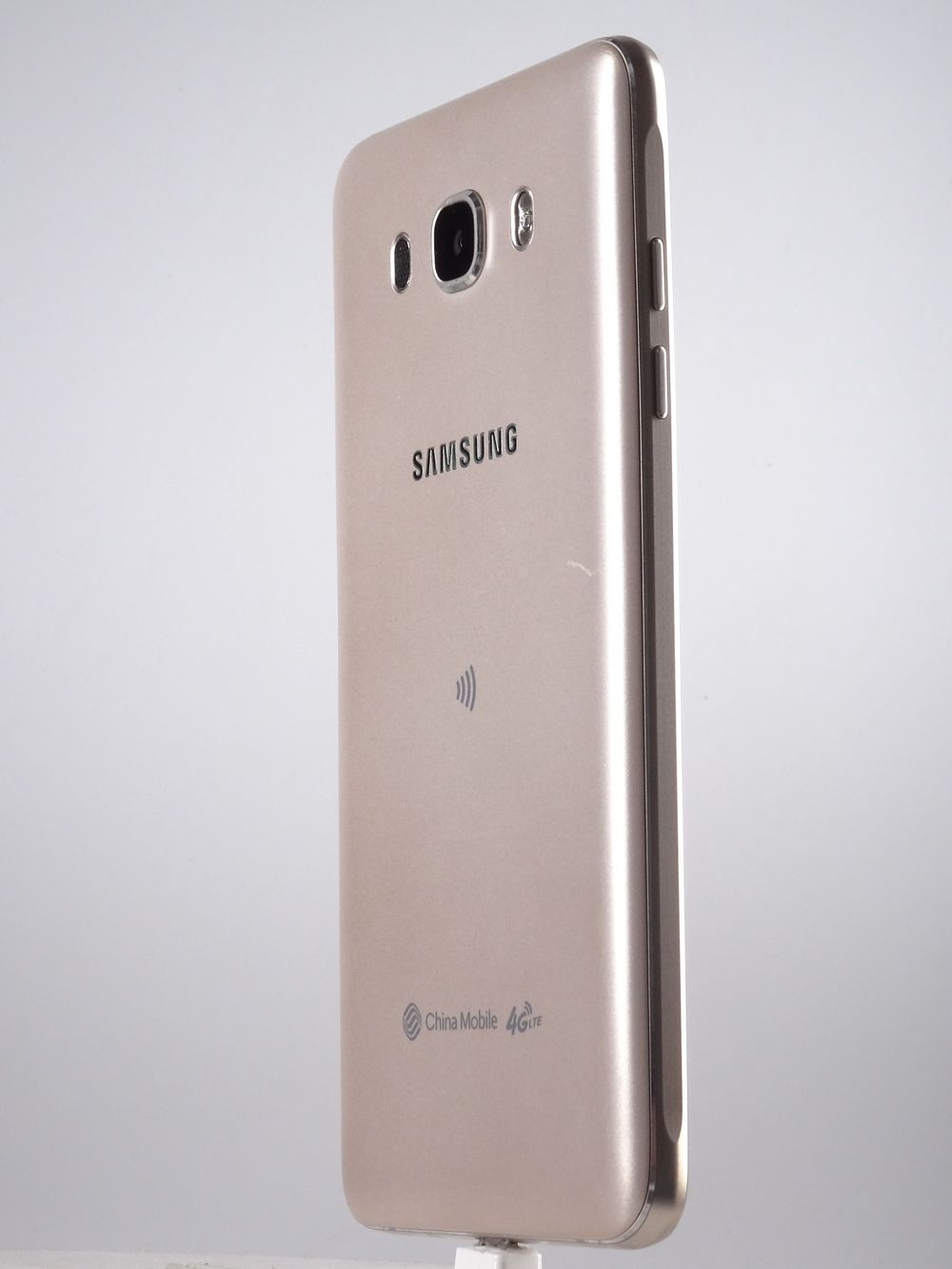 Мобилен телефон Samsung, Galaxy J7 (2016) Dual Sim, 16 GB, Gold,  Като нов