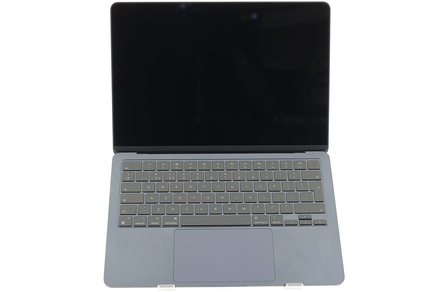 Apple MacBook Air 13″ 2022, M2 8 Cores, 8 GB, 8 core GPU 256 GB Midnight - Като нов