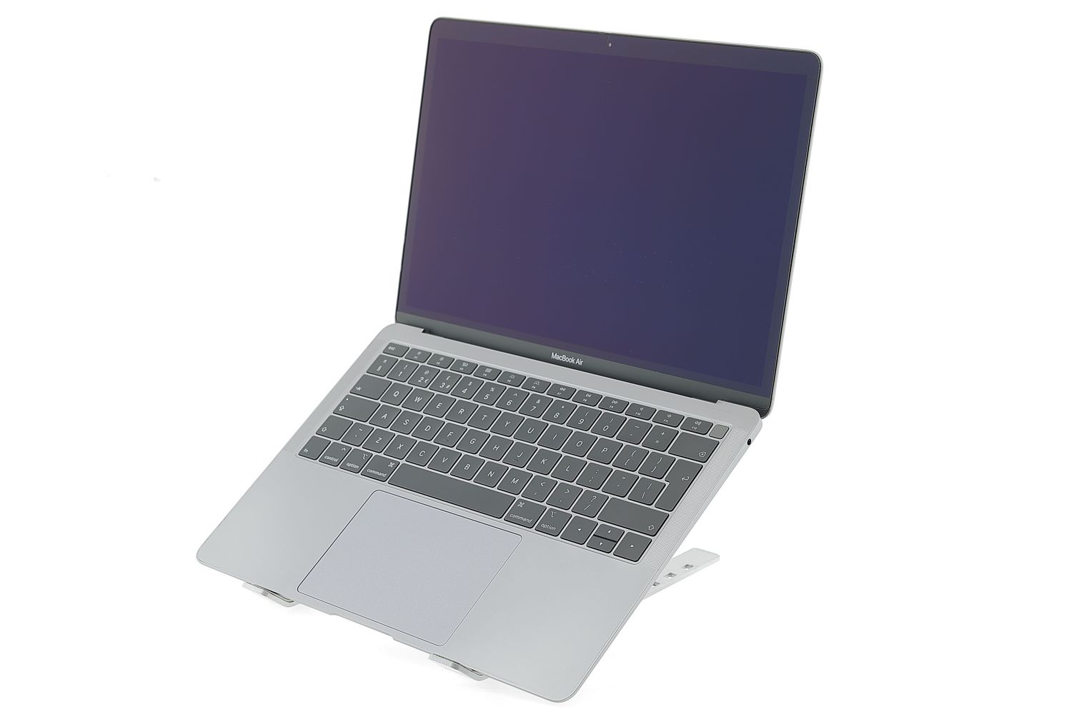 Apple MacBook Air 13″ 2019, i5 1.6 GHz, 8 GB, Intel UHD Graphics 617 128 GB Space Gray - Много добро