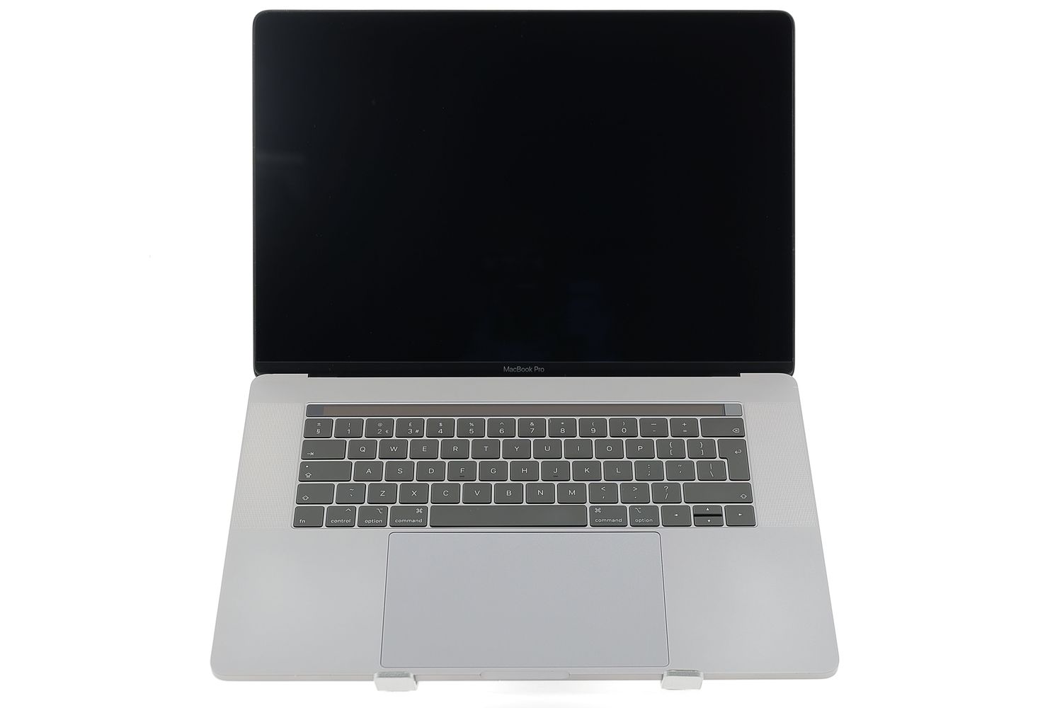 Apple MacBook Pro 15″ Touch Bar 2017, i7 2.8 GHz, 16 GB, AMD Radeon Pro 555 256 GB Space Gray - Много добро