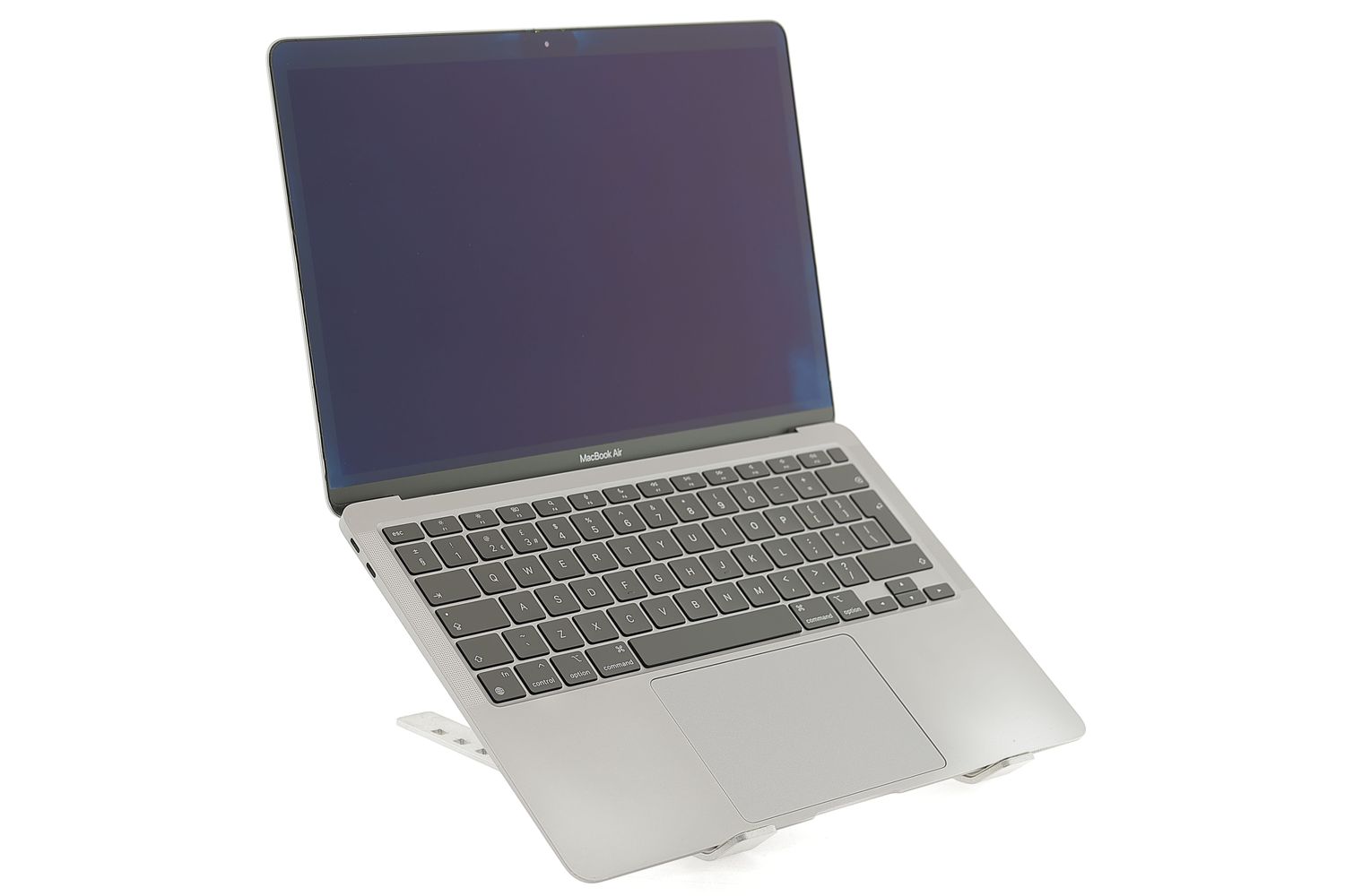 Apple MacBook Air 13″ 2020, M1 8 Cores, 16 GB, 7 core GPU 256 GB Space Gray - Много добро