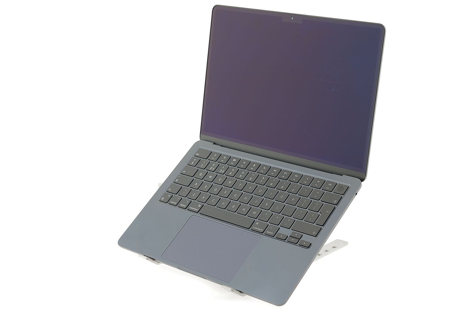 Apple MacBook Air 13″ 2022, M2 8 Cores, 8 GB, 8 core GPU 256 GB Midnight - Újszerű