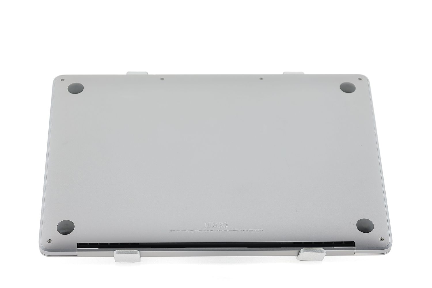 Apple MacBook Pro 13″ 2020, M1 8 Cores, 8 GB, 8 core GPU 256 GB Space Gray - Много добро