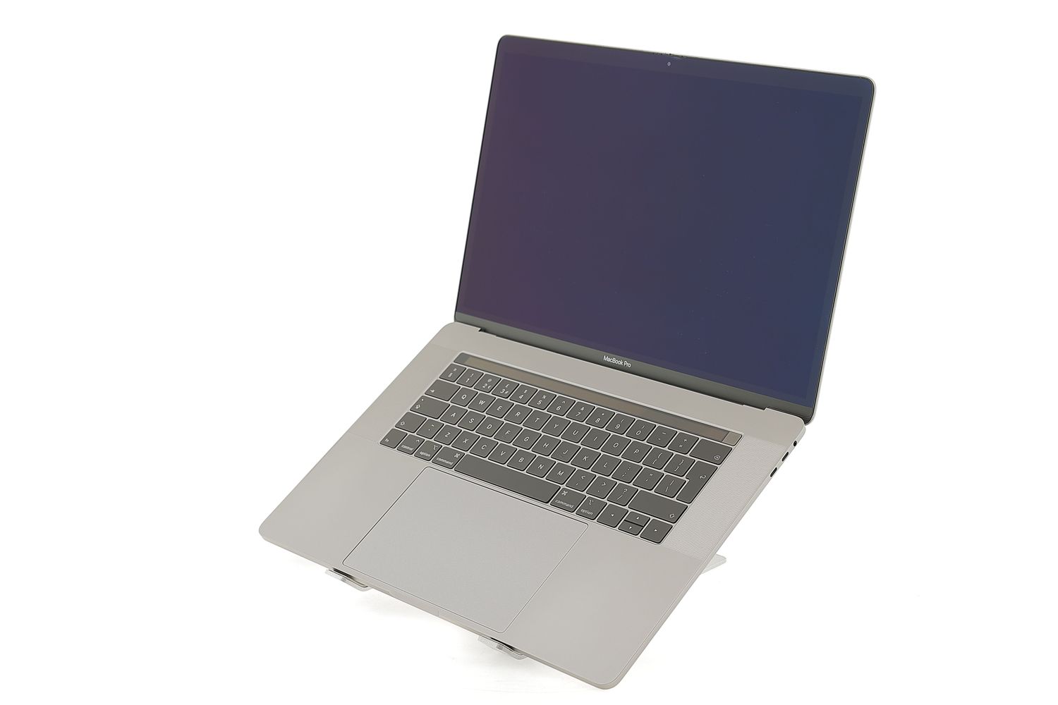 Apple MacBook Pro 15″ Touch Bar 2018, i7 2.2 GHz, 16 GB, AMD Radeon Pro 555X 256 GB Space Gray