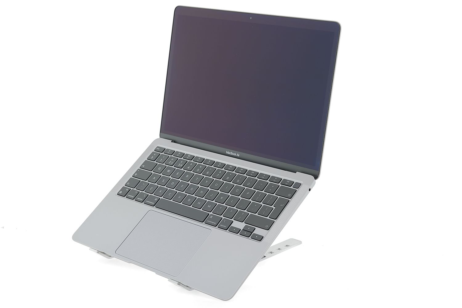 Apple MacBook Air 13″ 2020, i3 1.1 GHz, 8 GB, Intel Iris Plus 256 GB Space Gray - Като нов