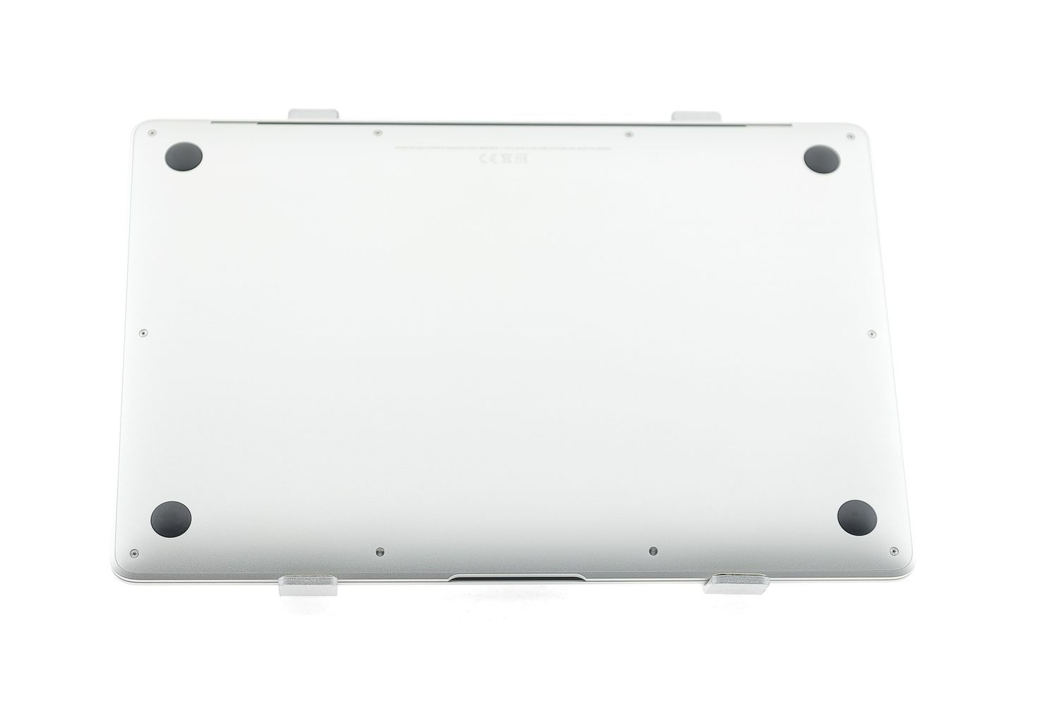 Apple MacBook Air 13″ 2020, i7 1.2 GHz, 8 GB, Intel Iris Plus 256 GB Silver - Отлично
