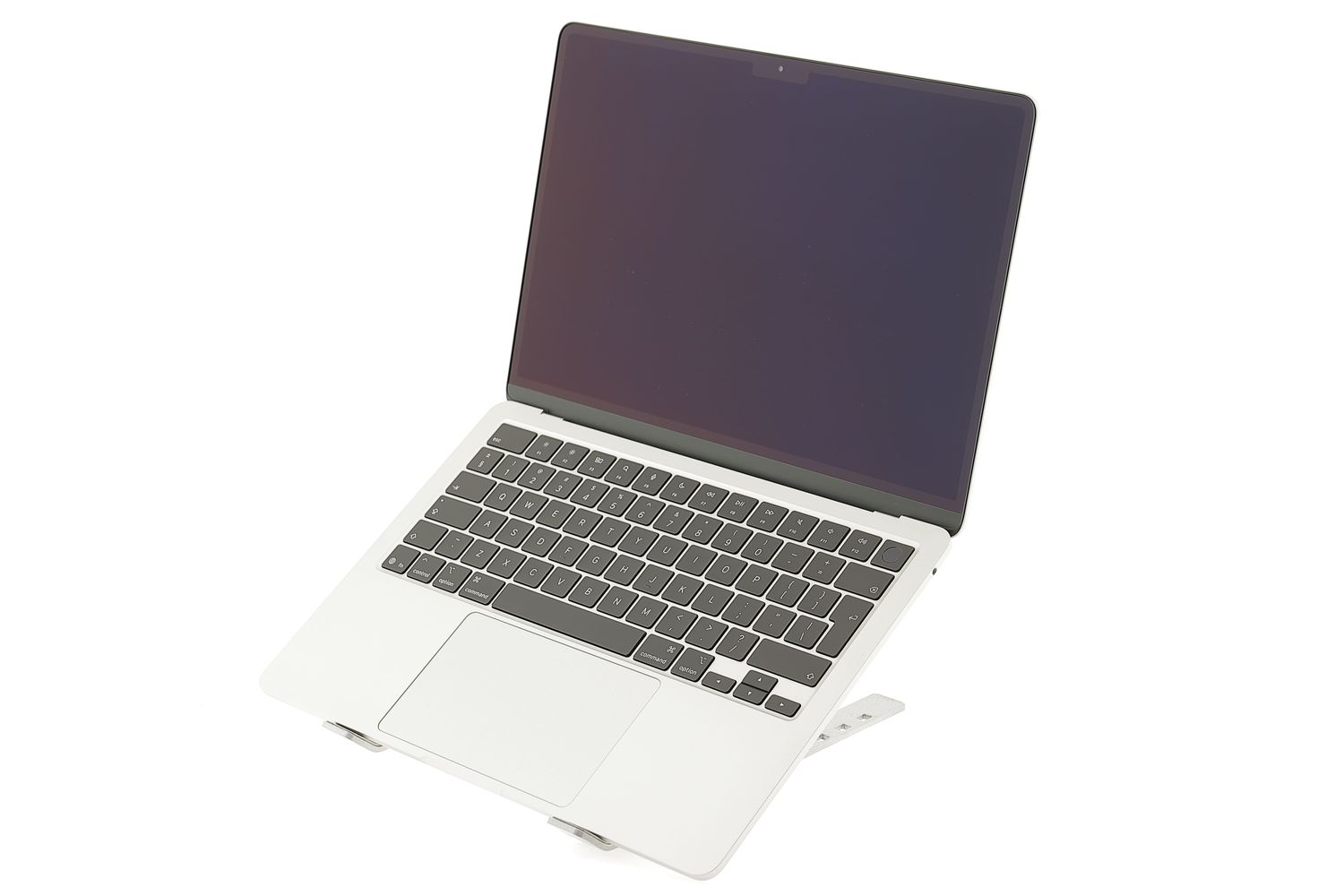 Apple MacBook Air 13″ 2025, M4 10 Cores, 16 GB, 10 core GPU 512 GB Silver - Nagyon jó