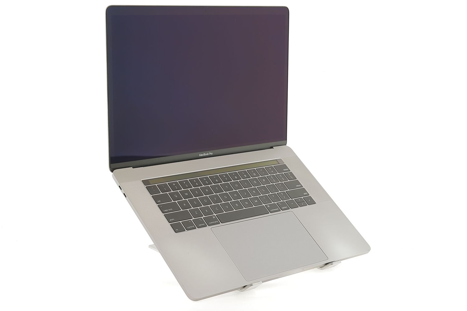Apple MacBook Pro 15″ Touch Bar 2018, i9 2.9 GHz, 32 GB, AMD Radeon Pro 555X 512 GB Space Gray - Kiváló