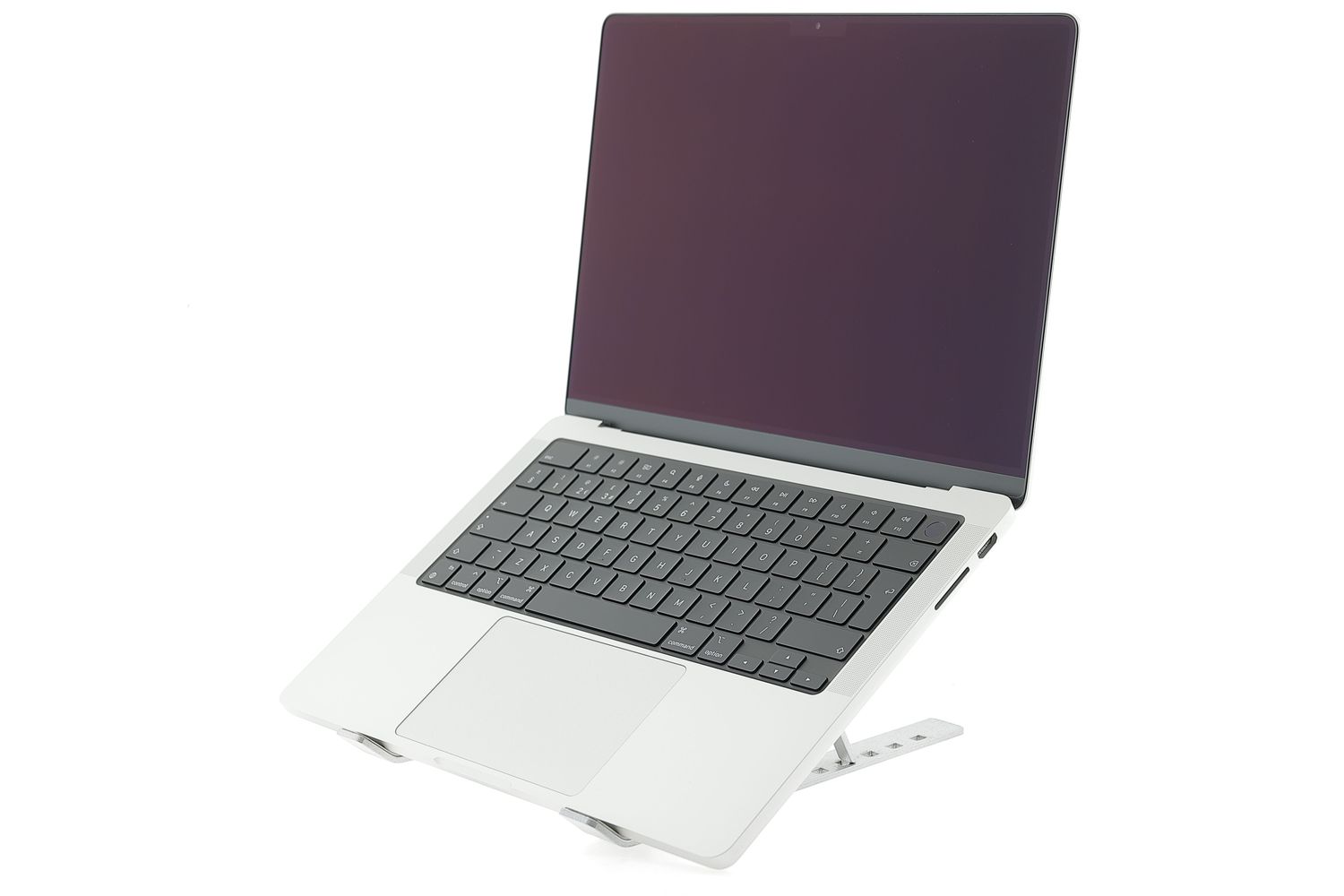 Apple MacBook Pro 14″ 2023, M3 8 Cores, 8 GB, 10 core GPU 512 GB Silver - Újszerű