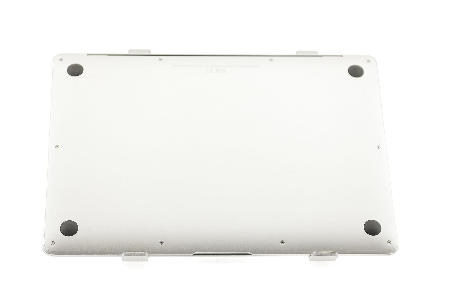Apple MacBook Air 13″ 2019, i5 1.6 GHz, 8 GB, Intel UHD Graphics 617 128 GB Silver - Много добро