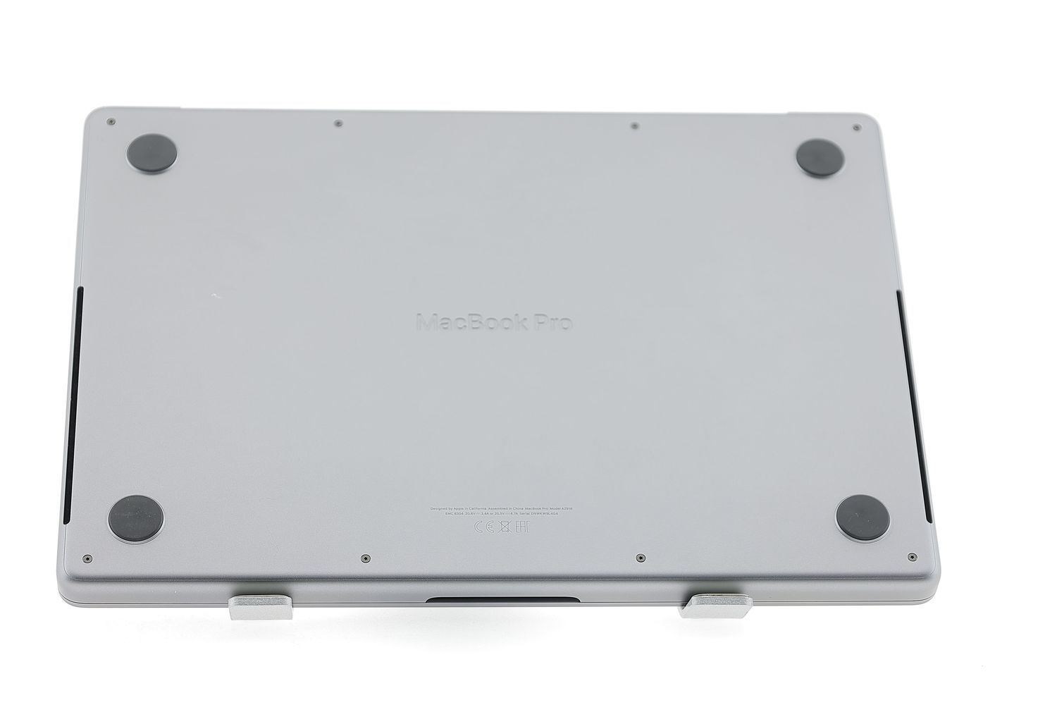 Apple MacBook Pro 14″ 2023, M3 8 Cores, 8 GB, 10 core GPU 1 TB Space Gray - Kiváló