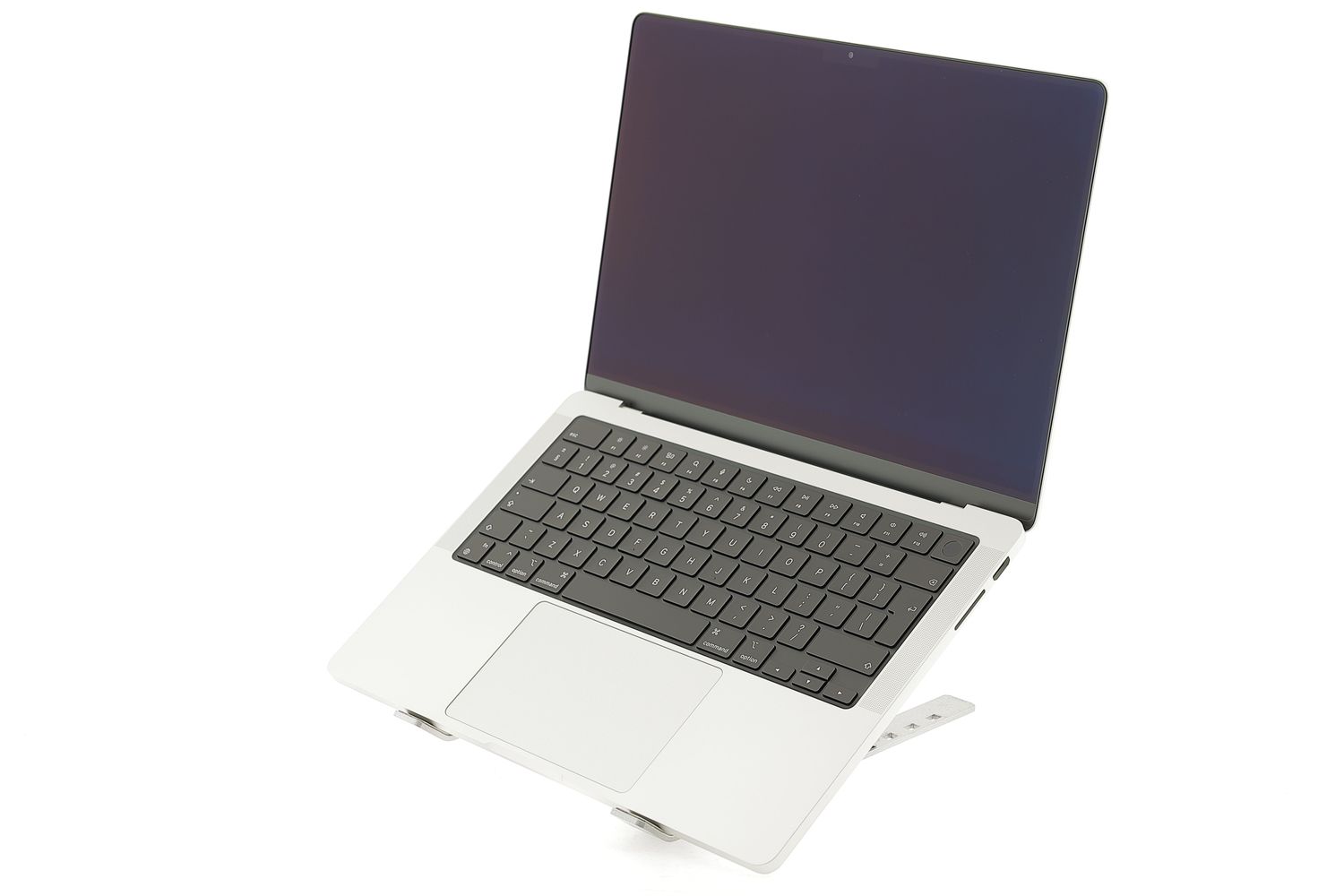 Apple MacBook Pro 14″ 2023, M3 8 Cores, 8 GB, 10 core GPU 512 GB Silver - Много добро