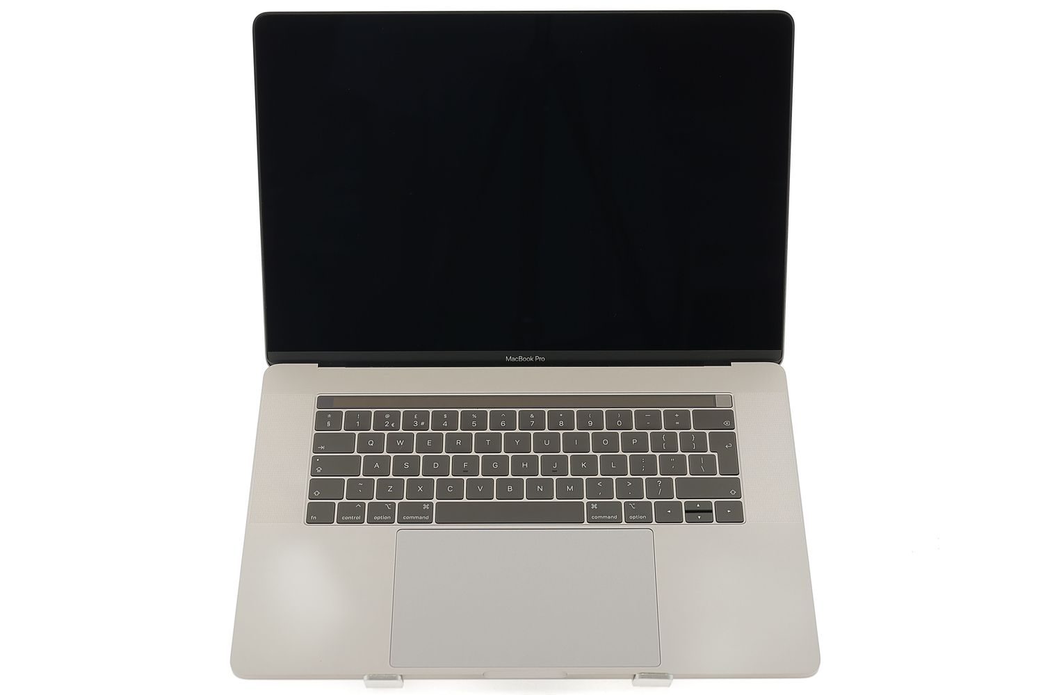 Apple MacBook Pro 15″ Touch Bar 2019, i9 2.4 GHz, 32 GB, AMD Radeon Pro 560x 512 GB Space Gray - Excelent