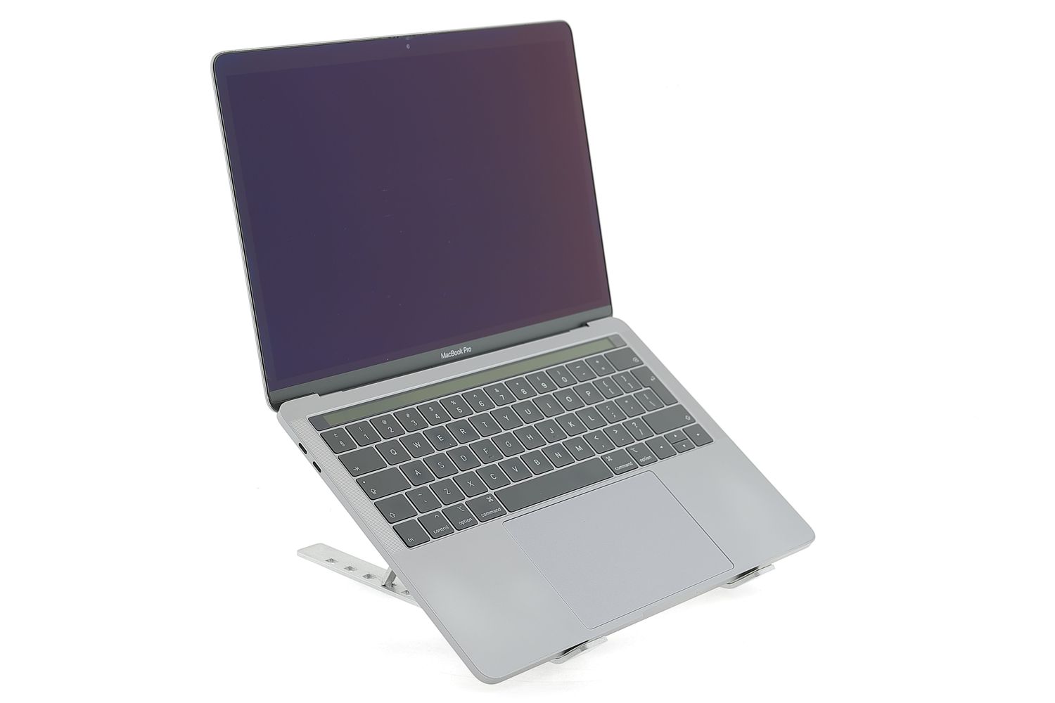 Apple MacBook Pro 13″ Touch Bar 2019, i5 2.4 GHz, 16 GB, Intel Iris Plus Graphics 655 256 GB Space Gray - Отлично