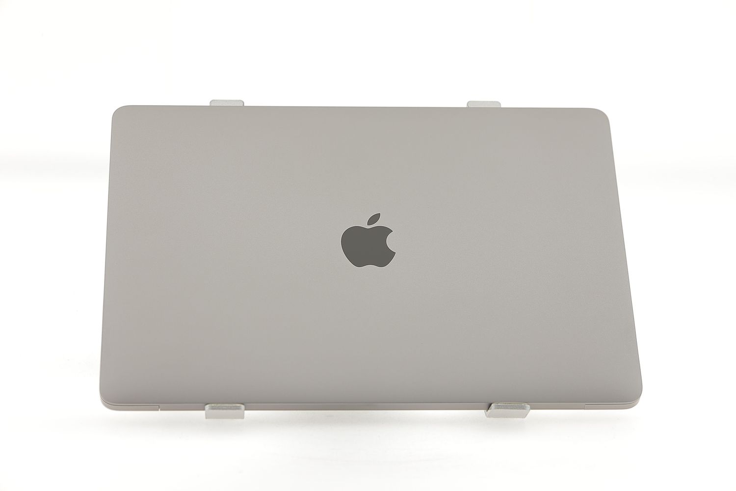Apple MacBook Pro 13″ Touch Bar 2020, i5 2 GHz, 16 GB, Intel Iris Plus Graphics 1 TB Space Gray - Foarte bun