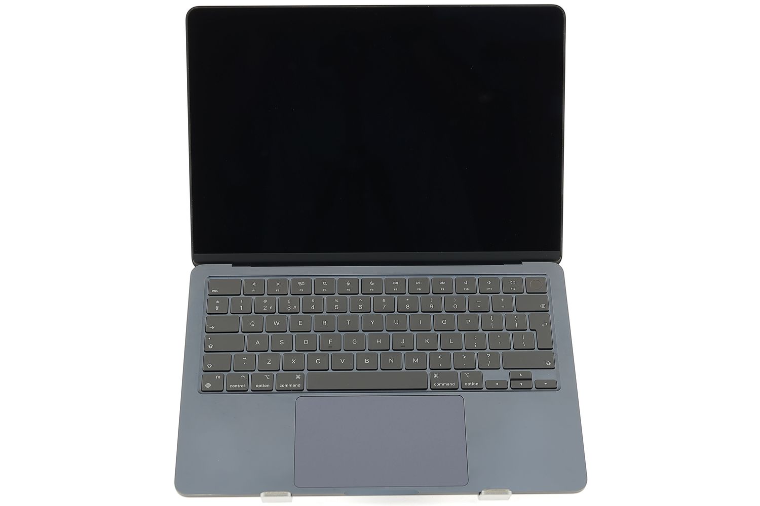 Apple MacBook Air 13″ 2022, M2 8 Cores, 8 GB, 8 core GPU 256 GB Midnight - Újszerű