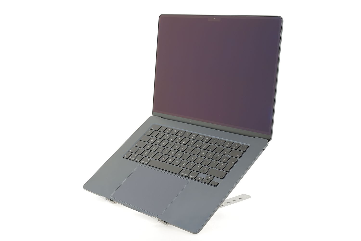 Apple MacBook Air 15″ 2024, M3 8 Cores, 8 GB, 10 core GPU 256 GB Midnight - Ca nou
