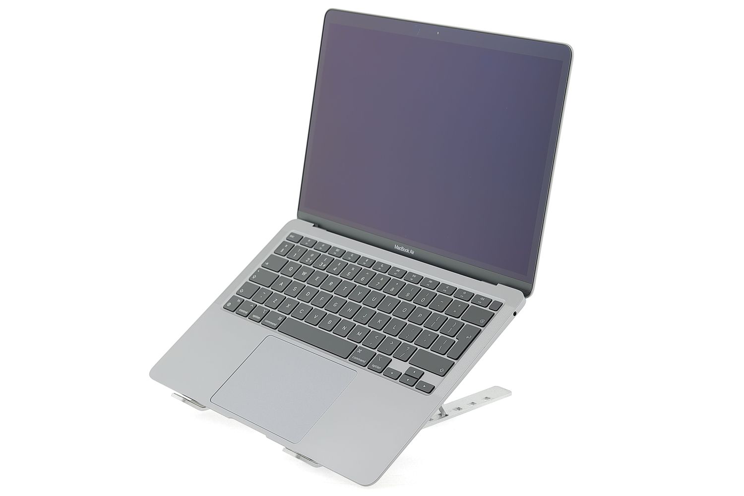 Apple MacBook Air 13″ 2020, i3 1.1 GHz, 8 GB, Intel Iris Plus 256 GB Space Gray - Като нов