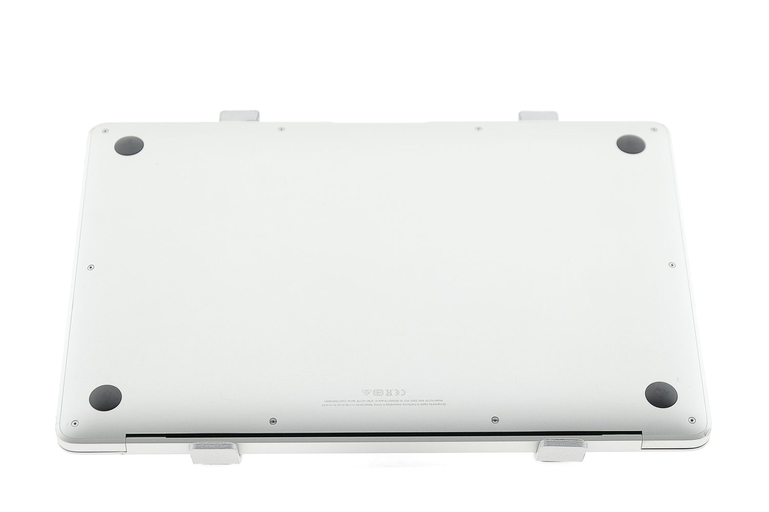 Apple MacBook Air 13″ 2020, i5 1.1 GHz, 8 GB, Intel Iris Plus 512 GB Silver - Foarte bun