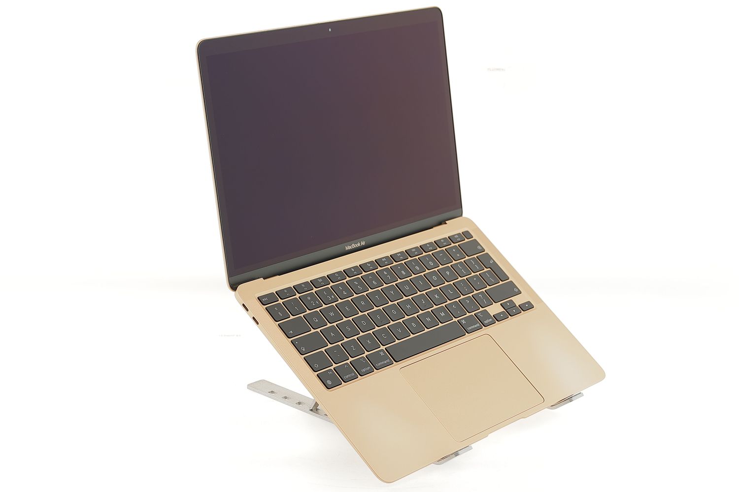 Apple MacBook Air 13″ 2020, M1 8 Cores, 8 GB, 8 core GPU 512 GB Gold - Foarte bun