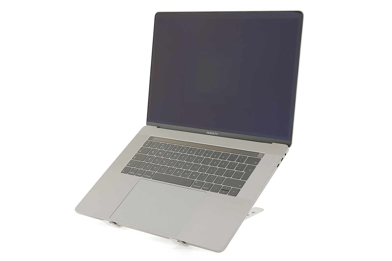 Apple MacBook Pro 15″ Touch Bar 2018, i7 2.2 GHz, 32 GB, AMD Radeon Pro 555X 256 GB Space Gray - Foarte bun