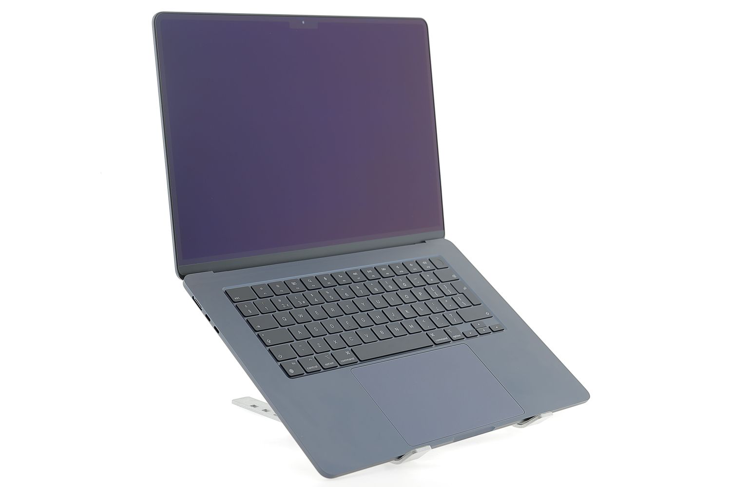 Apple MacBook Air 15″ 2024, M3 8 Cores, 24 GB, 10 core GPU 512 GB Midnight - Újszerű
