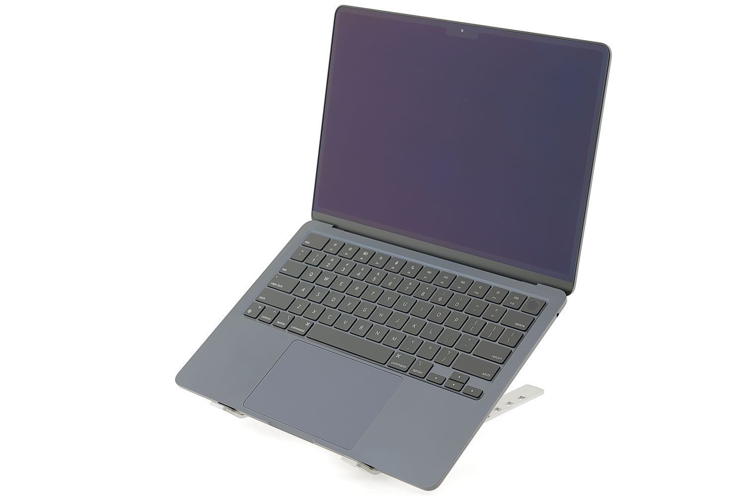 Apple MacBook Air 13″ 2022, M2 8 Cores, 8 GB, 8 core GPU 256 GB Midnight - Újszerű