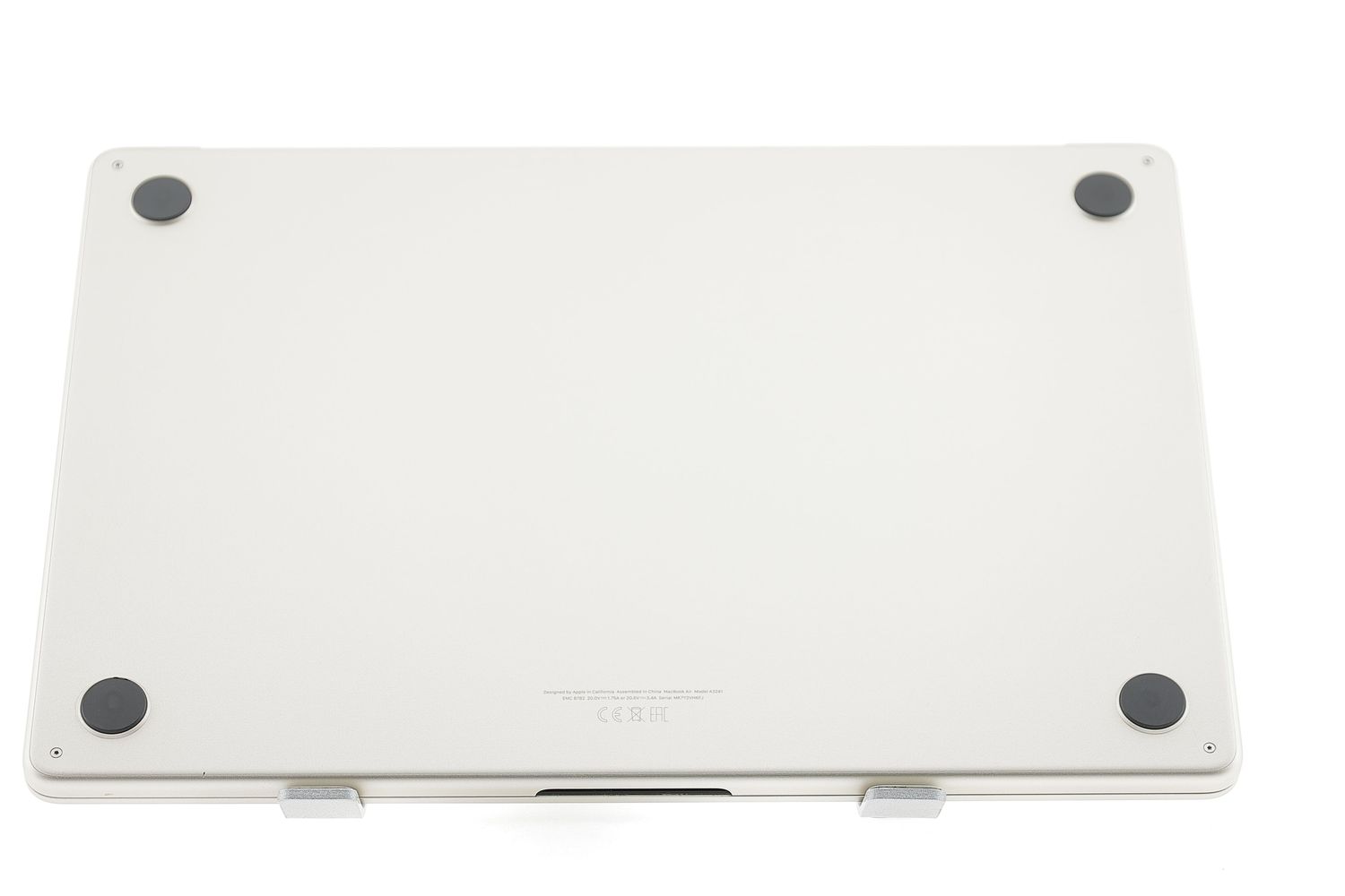 Apple MacBook Air 15″ 2025, M4 10 Cores, 16 GB, 10 core GPU 512 GB Starlight - Много добро