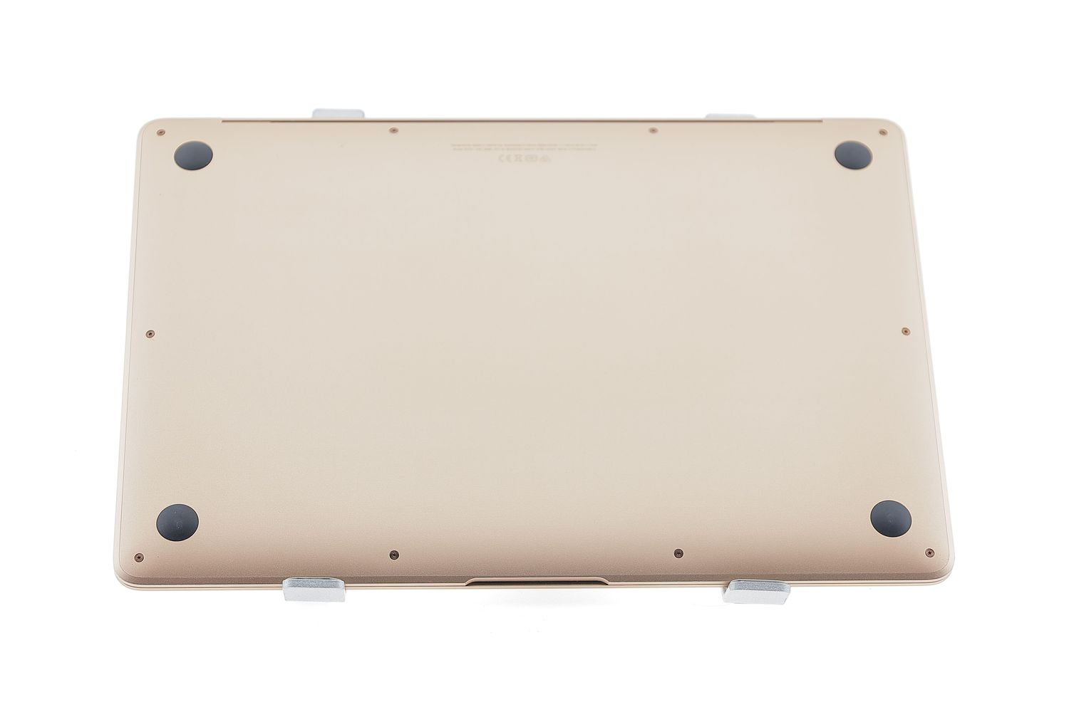 Apple MacBook Air 13″ 2020, M1 8 Cores, 8 GB, 7 core GPU 256 GB Gold - Добро