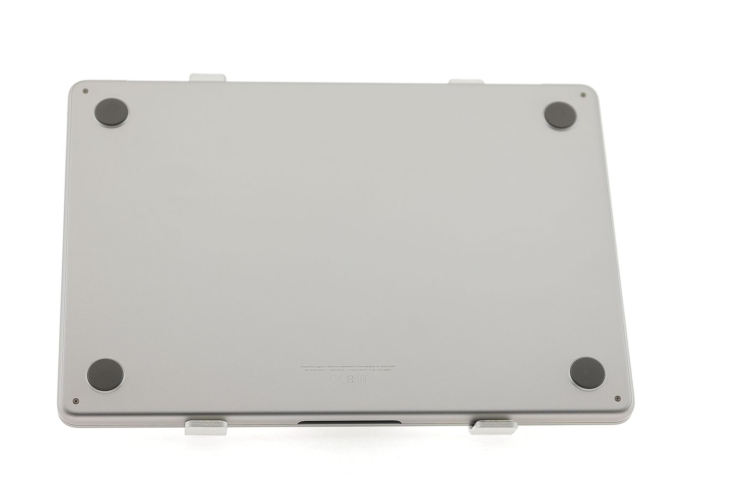 Apple MacBook Air 13″ 2022, M2 8 Cores, 8 GB, 8 core GPU 256 GB Space Gray - Като нов