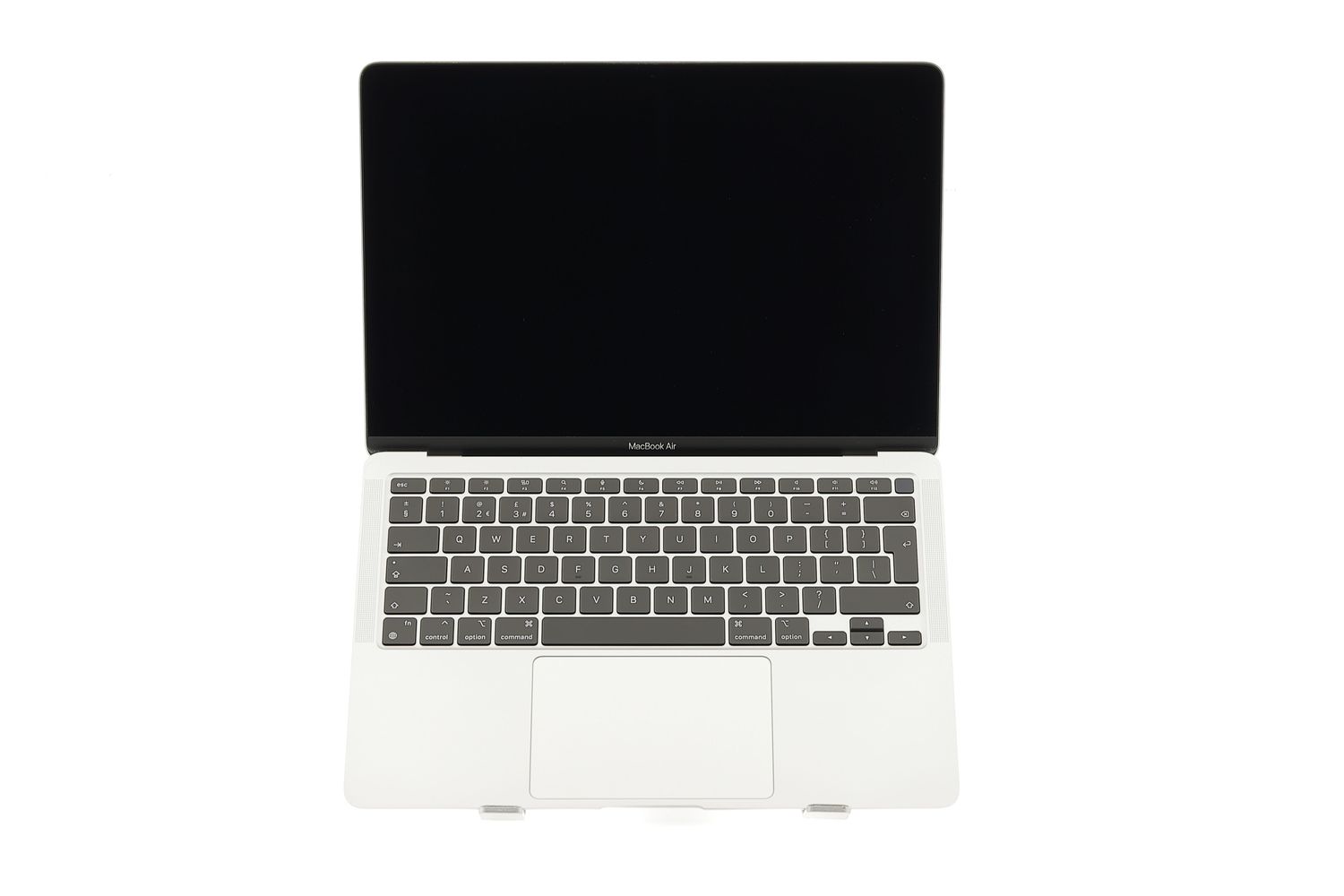 Apple MacBook Air 13″ 2020, i3 1.1 GHz, 8 GB, Intel Iris Plus 256 GB Silver - Като нов