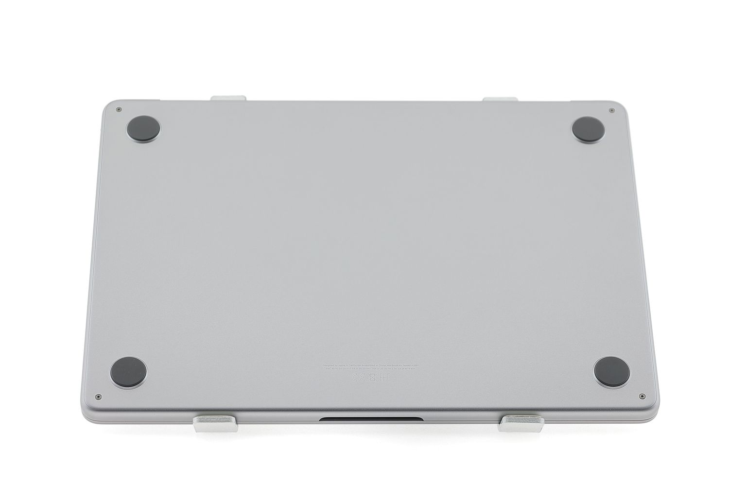 Apple MacBook Air 13″ 2022, M2 8 Cores, 8 GB, 8 core GPU 256 GB Space Gray - Като нов