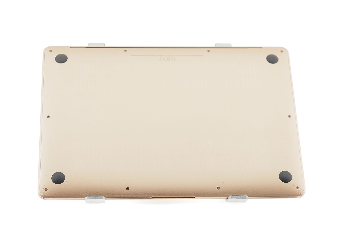 Apple MacBook Air 13″ 2020, M1 8 Cores, 8 GB, 8 core GPU 512 GB Gold - Много добро