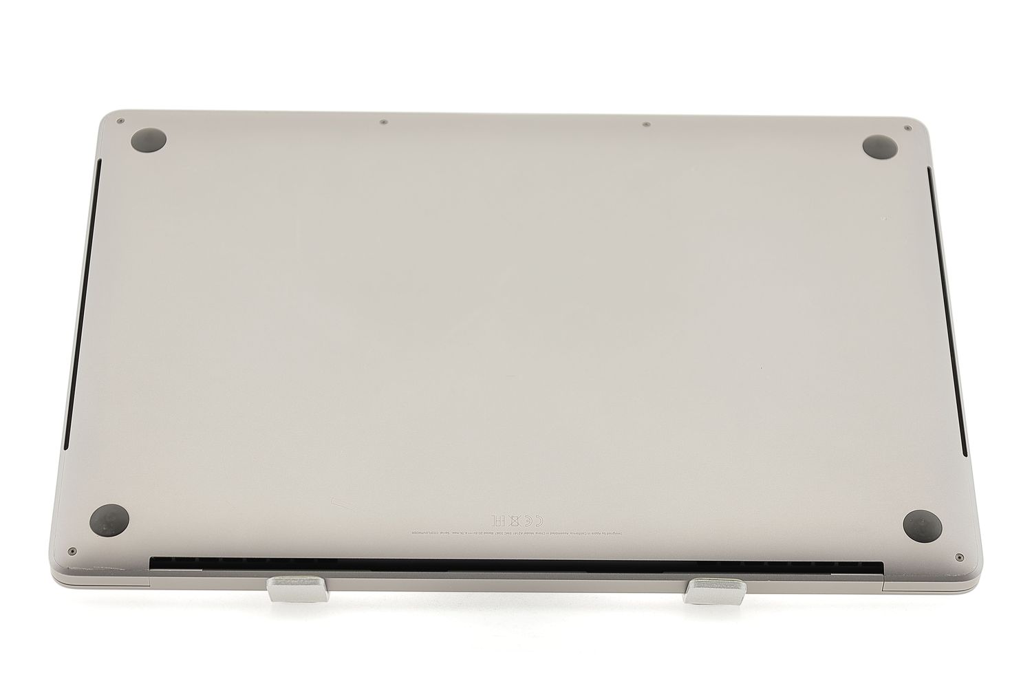 Apple MacBook Pro 16″ Touch Bar 2019, i7 2.6 GHz, 64 GB, AMD Radeon Pro 5300M 512 GB Space Gray - Foarte bun