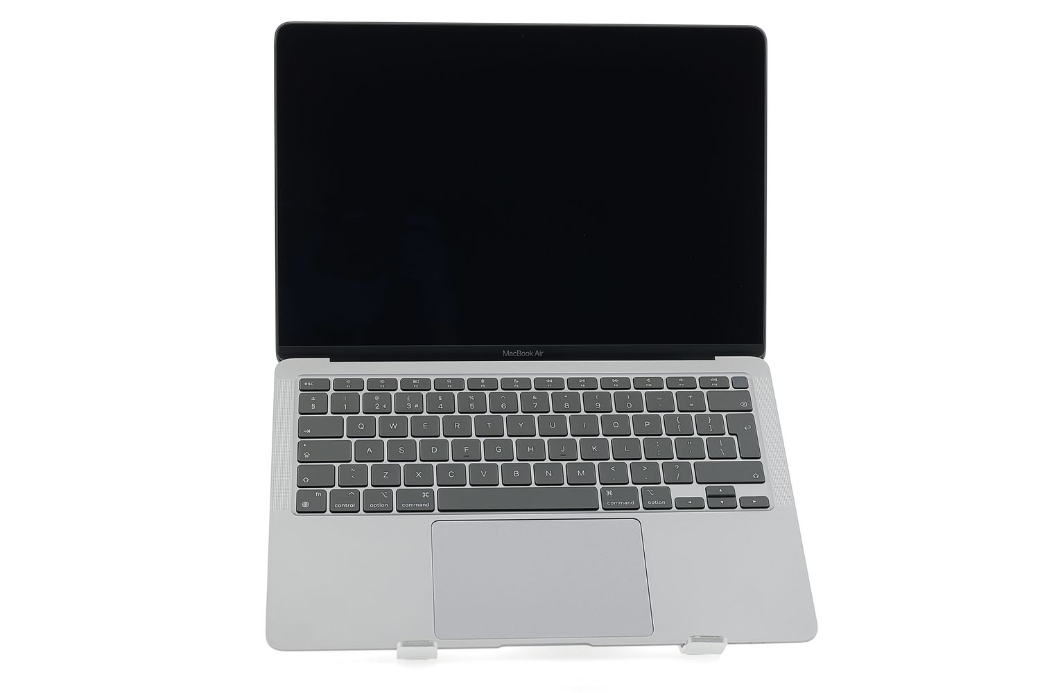 Apple MacBook Air 13″ 2020, i3 1.1 GHz, 8 GB, Intel Iris Plus 256 GB Space Gray - Kiváló