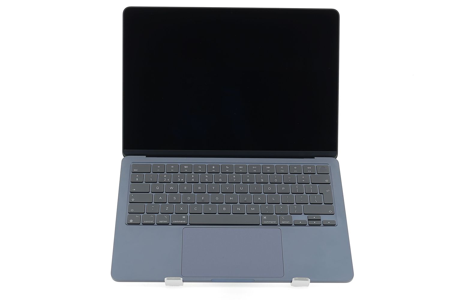 Apple MacBook Air 13″ 2022, M2 8 Cores, 8 GB, 8 core GPU 256 GB Midnight - Újszerű