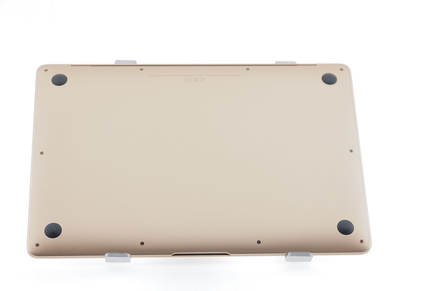 Apple MacBook Air 13″ 2020, M1 8 Cores, 8 GB, 8 core GPU 512 GB Gold - Много добро