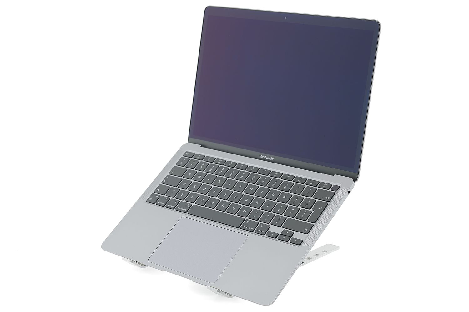 Apple MacBook Air 13″ 2020, M1 8 Cores, 8 GB, 7 core GPU 256 GB Space Gray - Kiváló